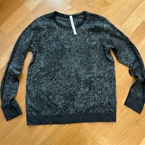 Lululemon long sleeve License to Train shirt